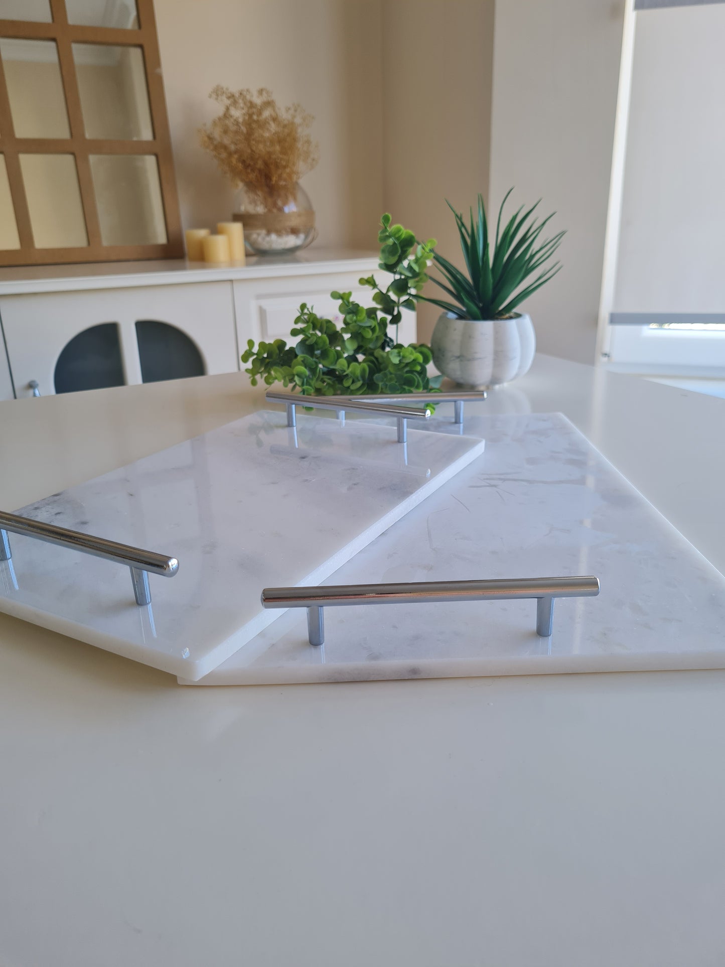 2er- Set- Marmor Tablett rechteckig mit Metallgriffen